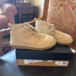 UGG Men's Cream Chukka Boots